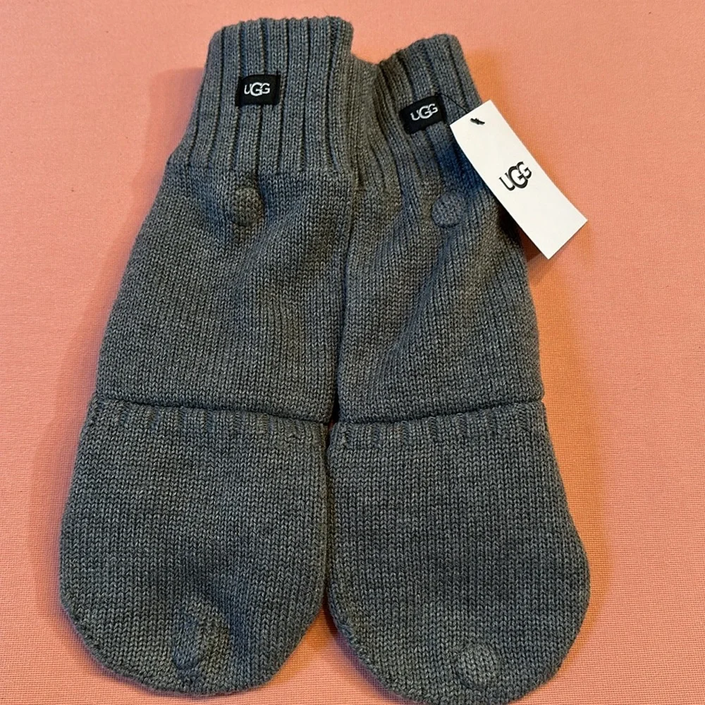 New UGG Flip Mittens. Gray. Size L/XL.